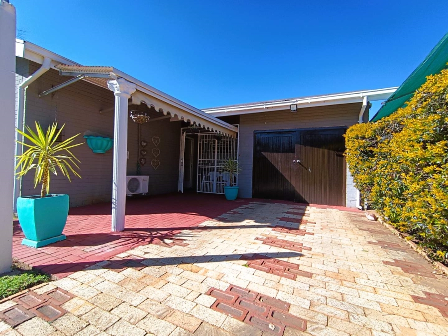 3 Bedroom Property for Sale in Uitsig Free State